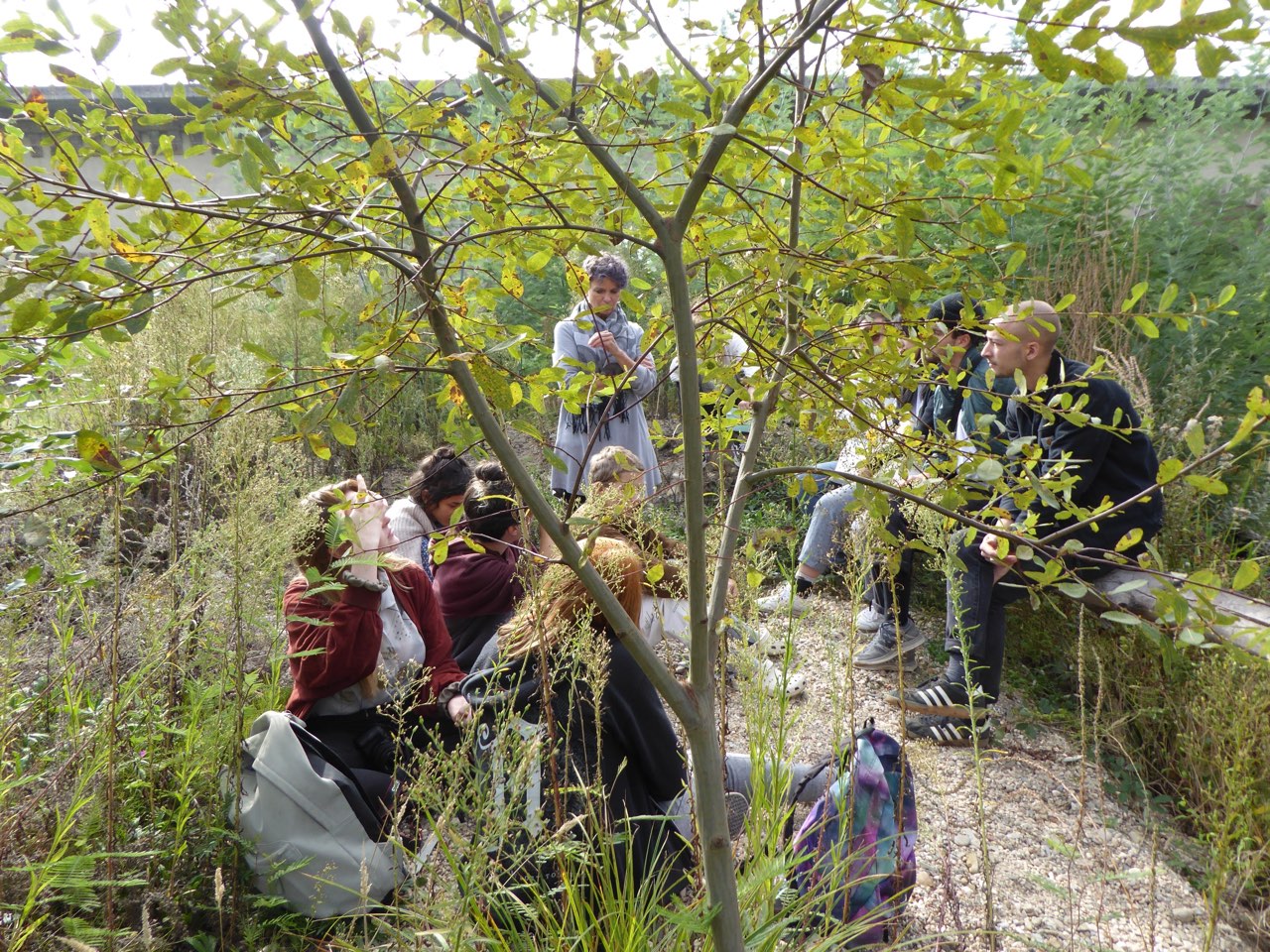 Celia with visiting students at Ponte d&rsquo;Arte, 2019.